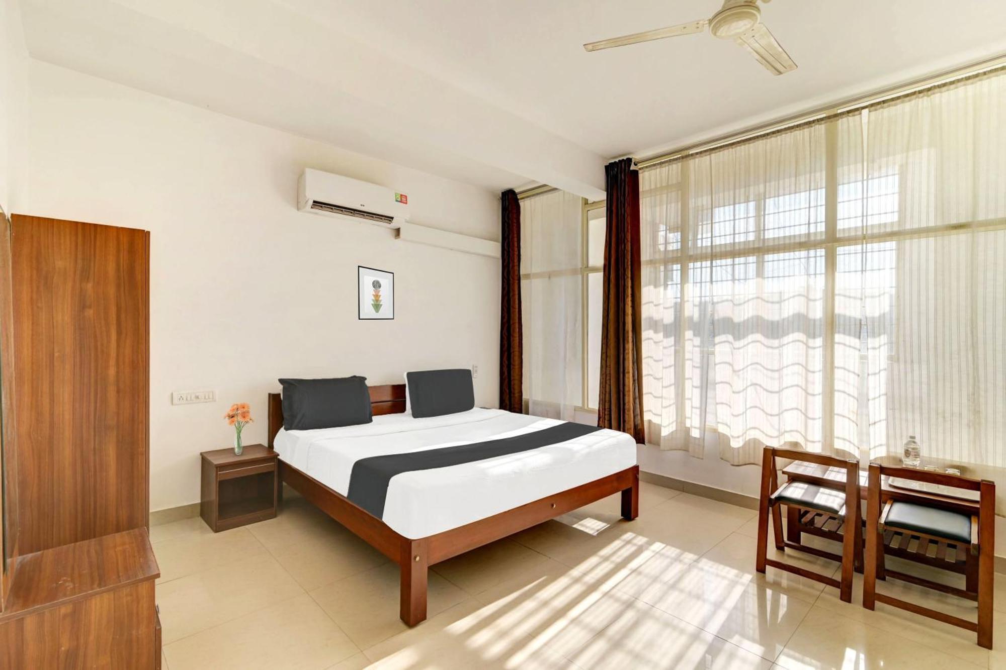 Super Collection O Madikeri City Center Near Ksrtc Bus Stand Coorg Formerly Hotel Ragsys Мадикери Екстериор снимка